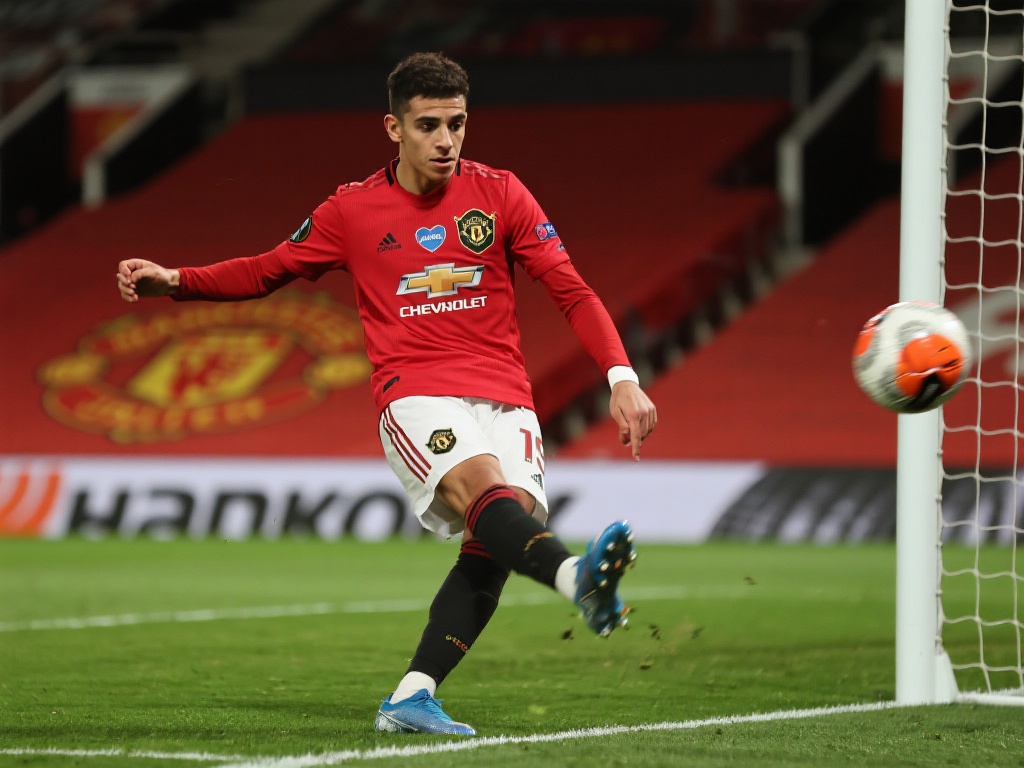 梅西非点球进球达740球,超越C罗创历史新纪录