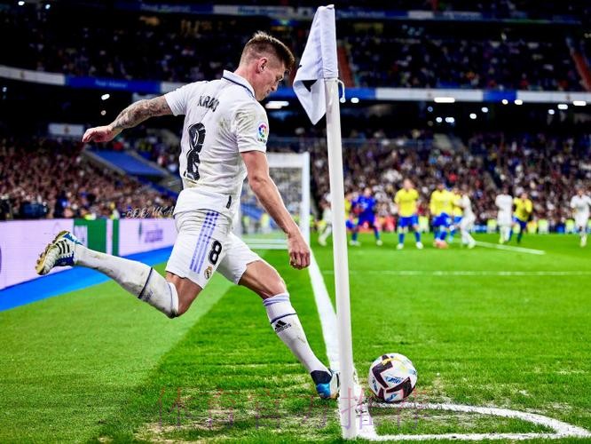 皇马-克罗斯获德国骑士十字勋章 将在伯纳乌领取